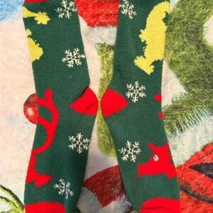 Dr. Seuss The Grinch Fuzzy Socks